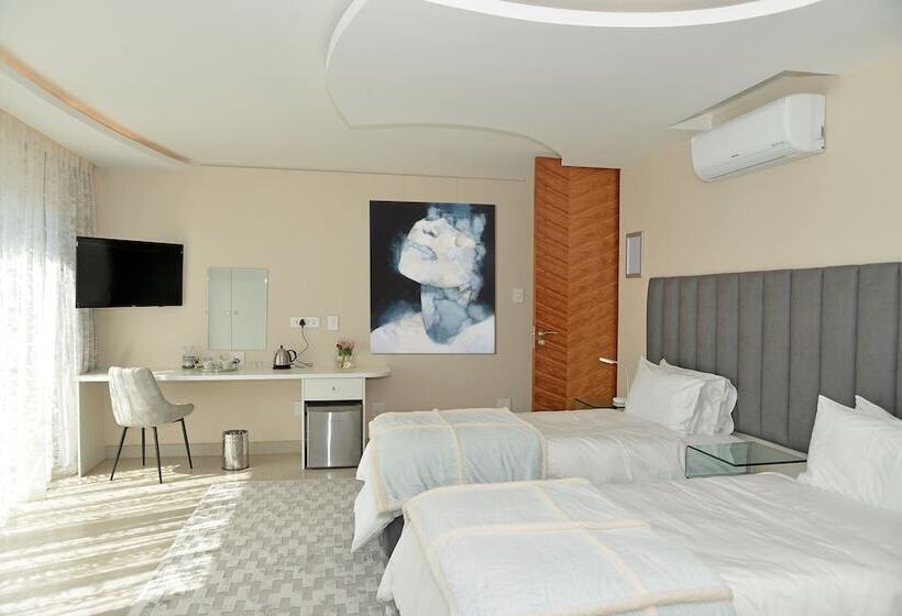 اتاق استاندارد, 7 On Marine