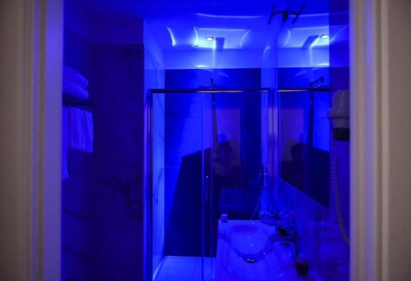 Четырехместный Номер Стандарт с Балконом, Pompei Inn Ruins B&b Luxury Suite