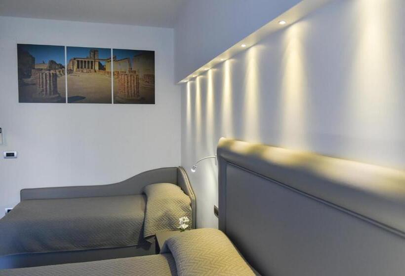 Четырехместный Номер Стандарт с Балконом, Pompei Inn Ruins B&b Luxury Suite