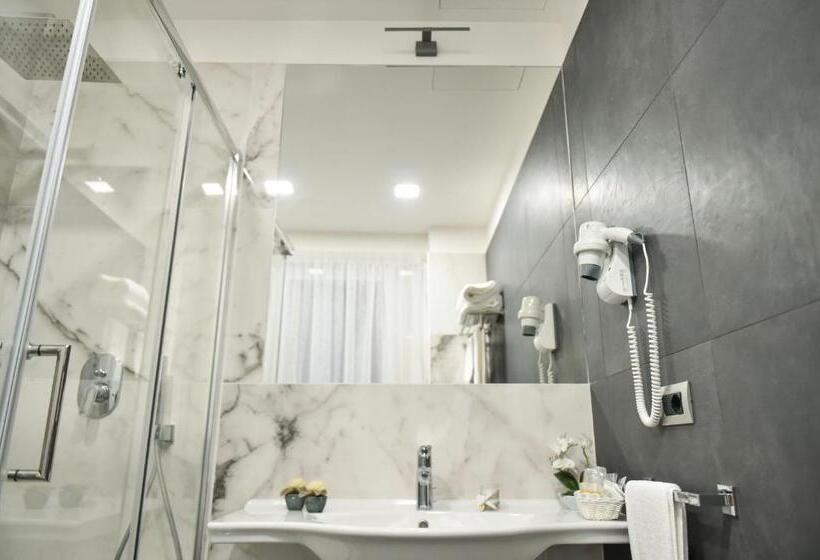 Четырехместный Номер Стандарт с Балконом, Pompei Inn Ruins B&b Luxury Suite