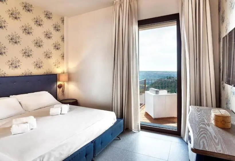 バルコニー付きデラックスルーム, Relais Chiaramonte
