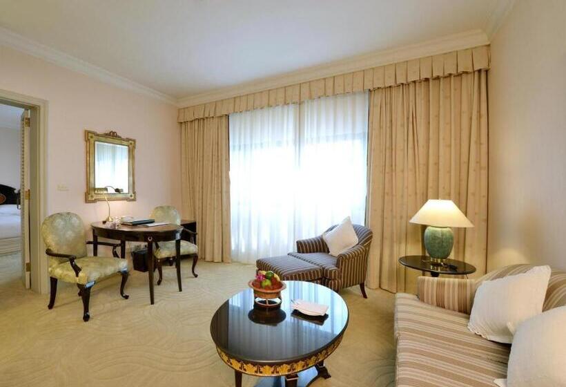 Suite Deluxe, Evergreen Laurel Hotel Bangkok