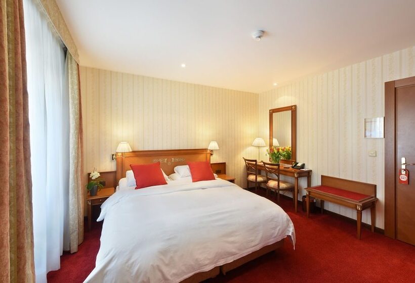 غرفة قياسية, Golf Hotel René Capt