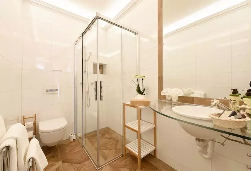 اتاق سوپریور با چشم‌انداز شهر, Golf Hotel René Capt