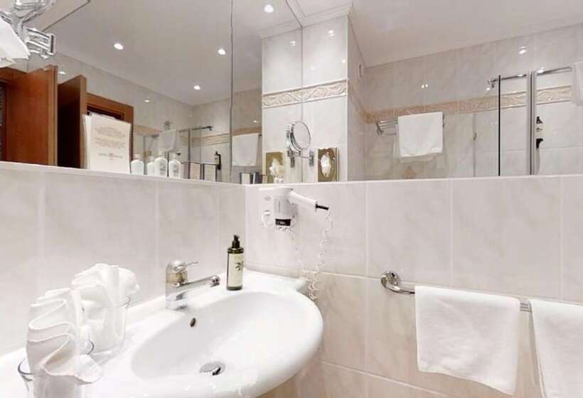 غرفة إقتصادية, Golf Hotel René Capt