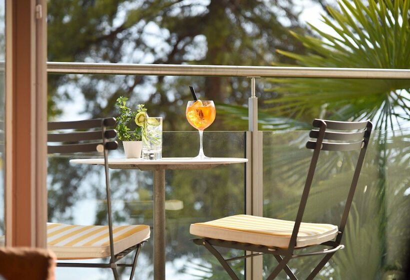 غرفة إقتصادية, Golf Hotel René Capt