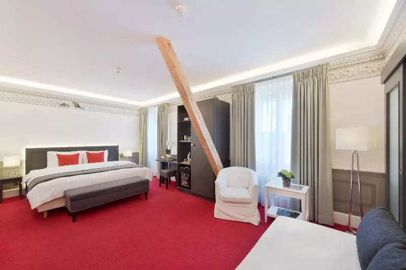 اتاق سوپریور سه تخته, Golf Hotel René Capt