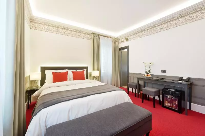 اتاق سوپریور با چشم‌انداز شهر, Golf Hotel René Capt