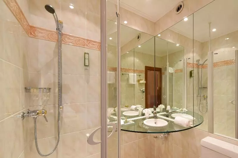 اتاق سوپریور یک تخته, Golf Hotel René Capt