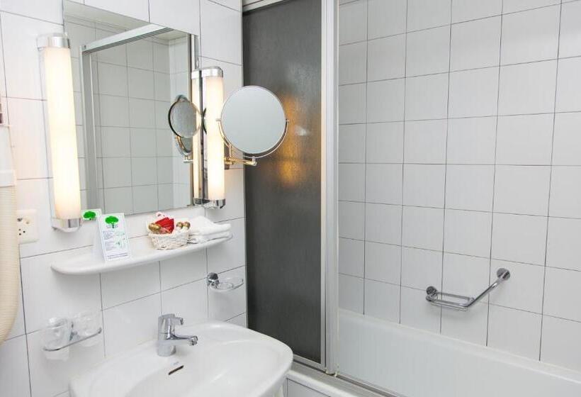 Superior Room, Montbrillant