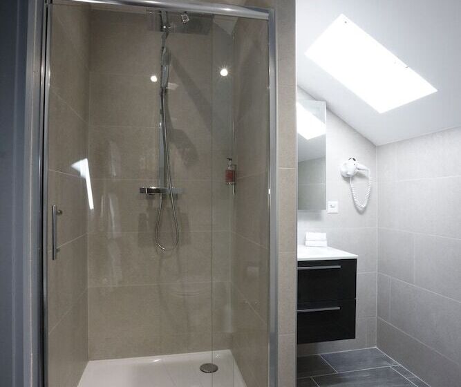 Standard Single Room, Montbrillant