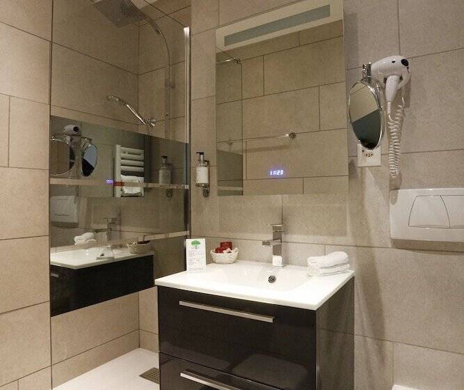 Superior Room, Montbrillant