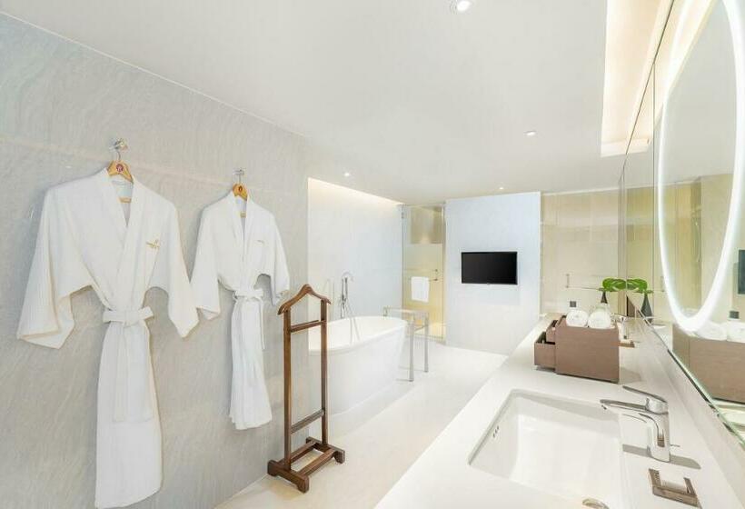 سوییت, Pathumwan Princess Hotel Sha Extra Plus Certified