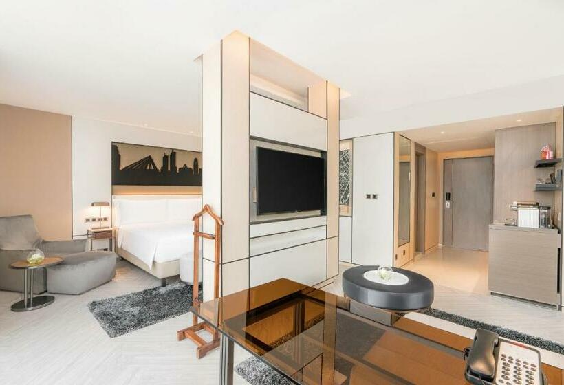 سوییت اجرایی, Pathumwan Princess Hotel Sha Extra Plus Certified