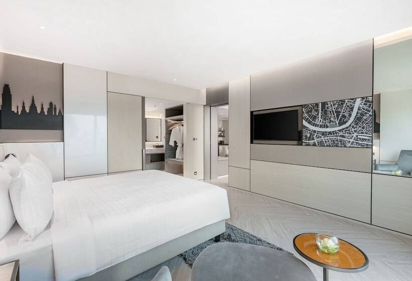 سوییت اجرایی, Pathumwan Princess Hotel Sha Extra Plus Certified