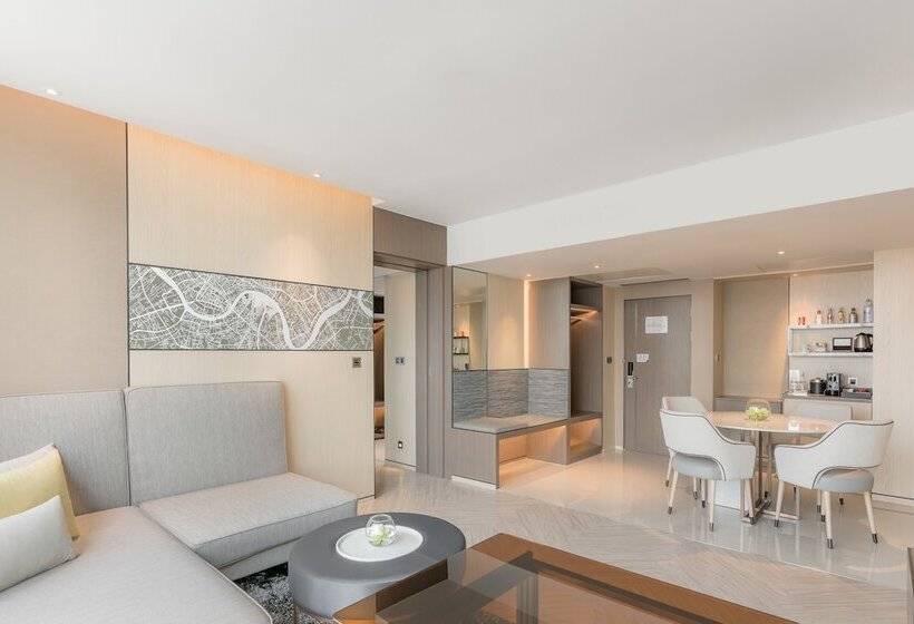 سوییت اجرایی, Pathumwan Princess Hotel Sha Extra Plus Certified