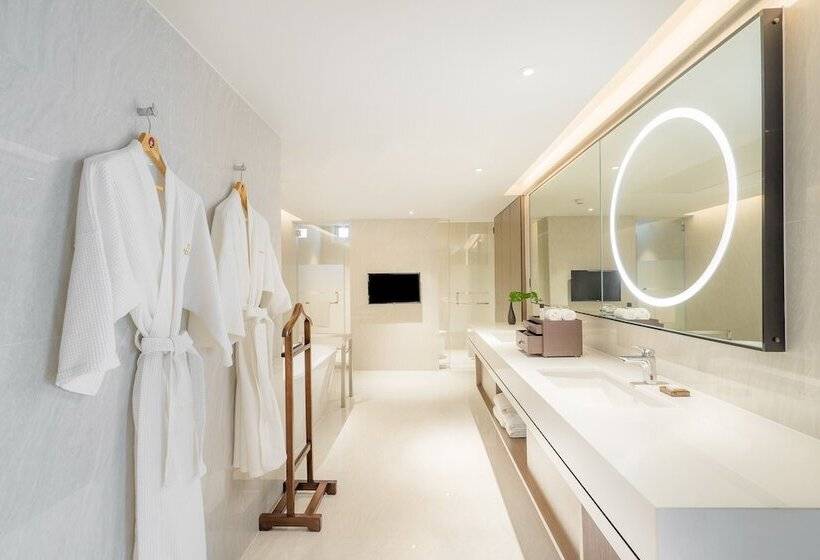 سوییت, Pathumwan Princess Hotel Sha Extra Plus Certified