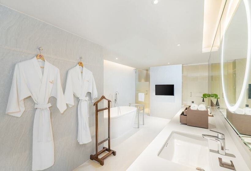 سوییت, Pathumwan Princess Hotel Sha Extra Plus Certified