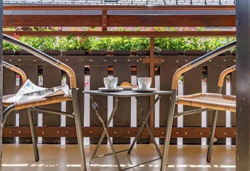 חדר סופריור, Pollux