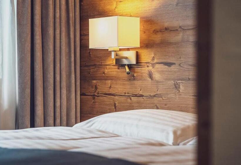 独立房间带夫妻标准床, Strela By Mountain Hotels