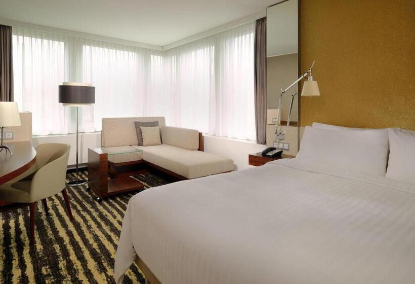 带大床的豪华间, Zurich Marriott