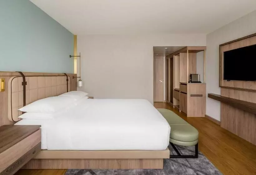 اتاق سوپریور با تخت بزرگ, Zurich Marriott