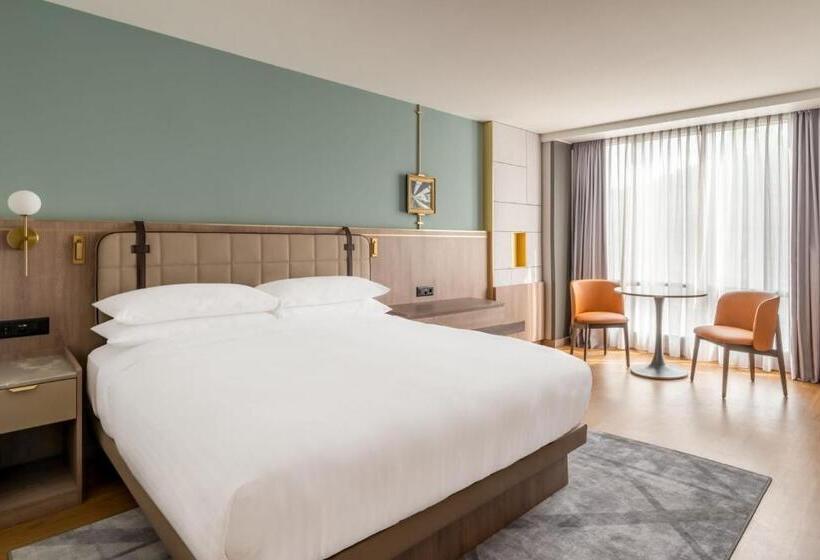 带大床的高级房间, Zurich Marriott