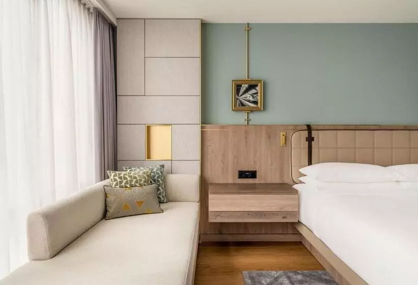اتاق سوپریور با تخت بزرگ, Zurich Marriott