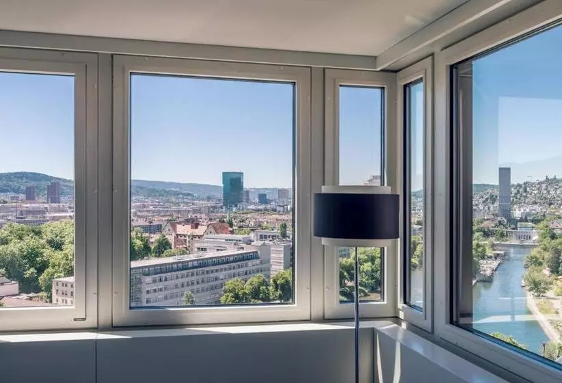 سوئیت کلاب, Zurich Marriott