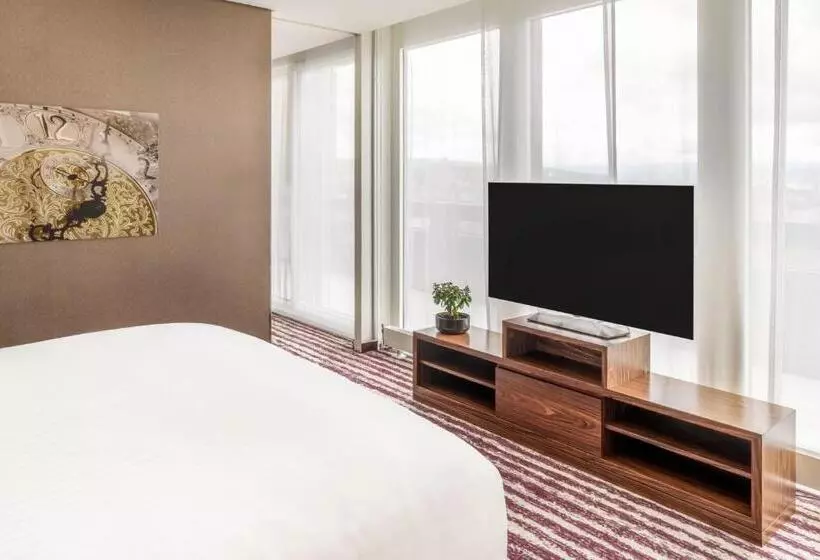 سوییت, Zurich Marriott