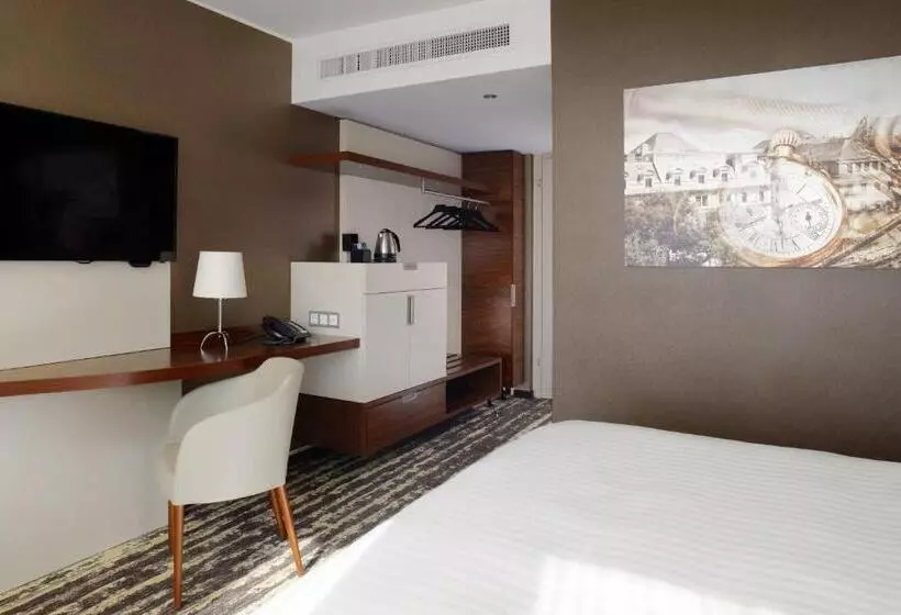 اتاق باشگاه با دید به دریاچه, Zurich Marriott