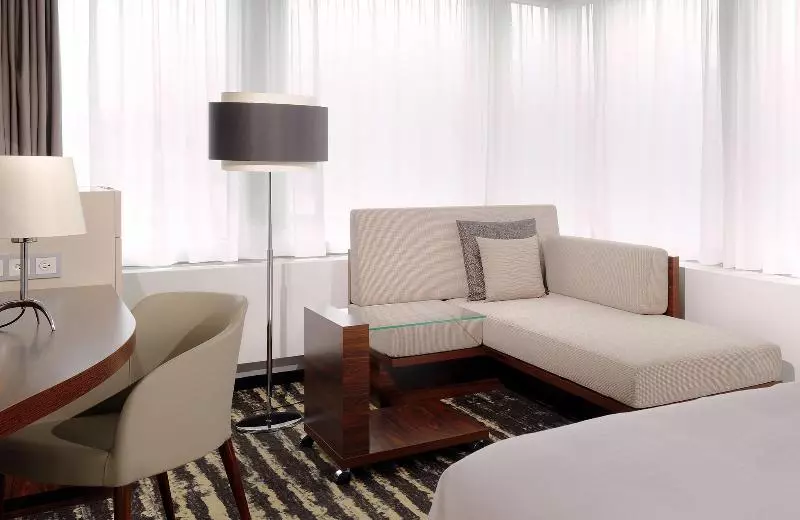 اتاق لوکس با تخت بزرگ, Zurich Marriott