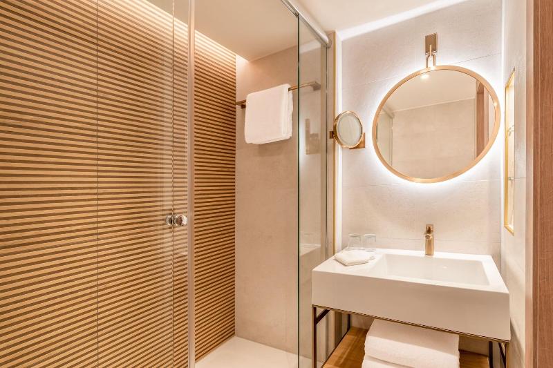 带大床的高级房间, Zurich Marriott