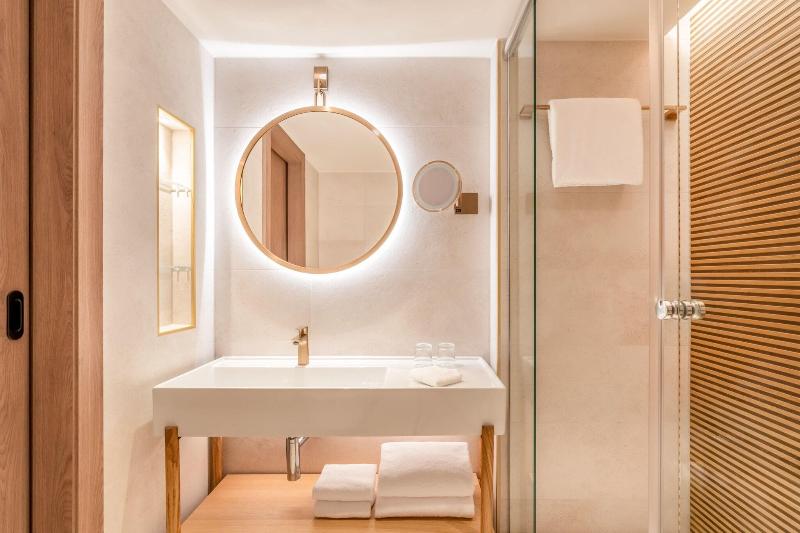 带大床的高级房间, Zurich Marriott