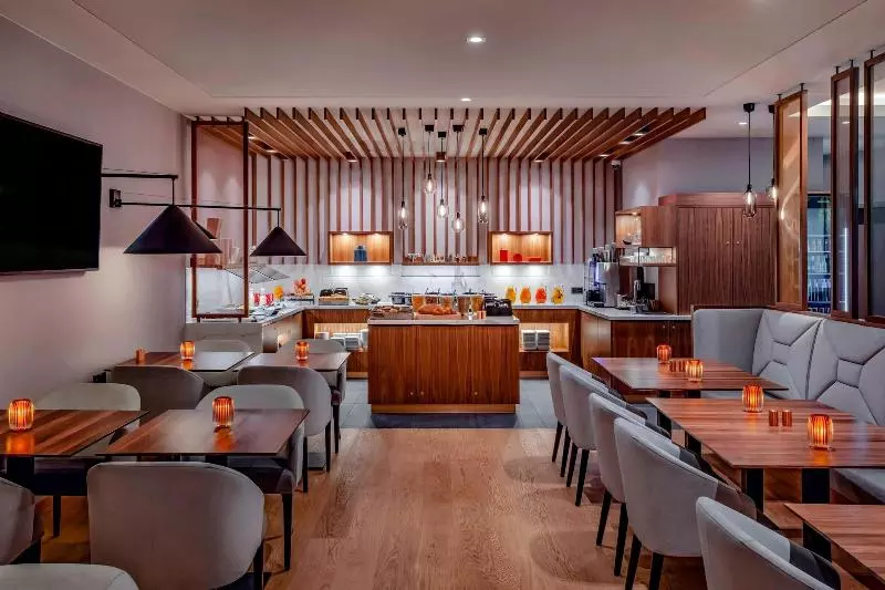 سوئیت کلاب, Zurich Marriott
