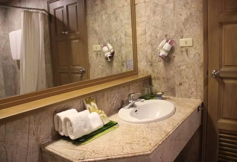 اتاق لوکس با چشم‌انداز باغ, Krabi Resort