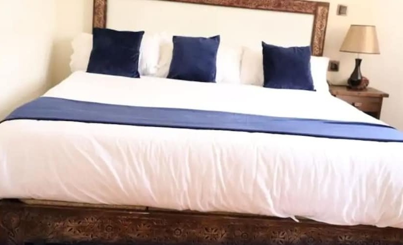 家庭间, Fikirandray Lodge