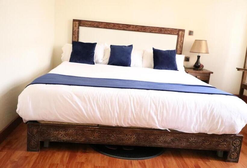 经济房, Fikirandray Lodge