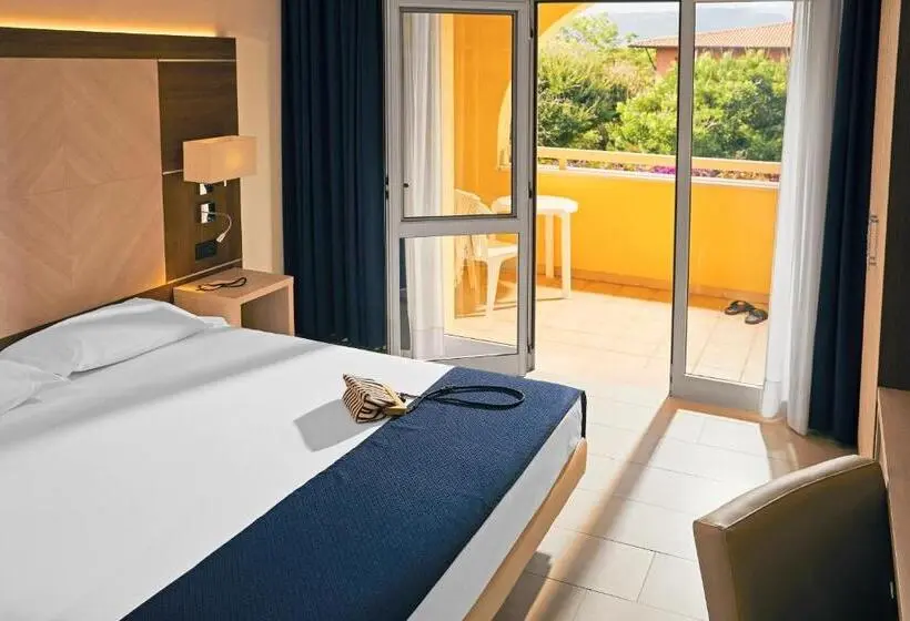 Standard Kolmen Hengen Huone, Tui Magic Life Calabria   All Inclusive