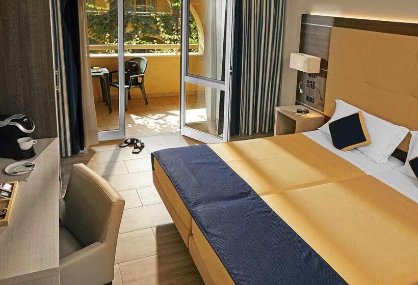 Номер Стандарт Трехместный, Tui Magic Life Calabria   All Inclusive