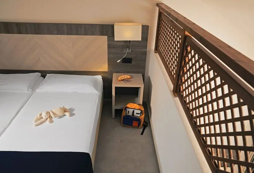 Perhehuone, Tui Magic Life Calabria   All Inclusive