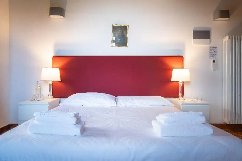 Deluxe Kolmen Hengen Huone, Bolognaroomscom La Quercia
