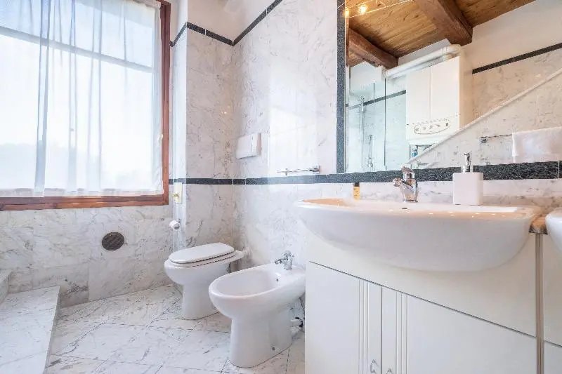 Deluxe Kolmen Hengen Huone, Bolognaroomscom La Quercia