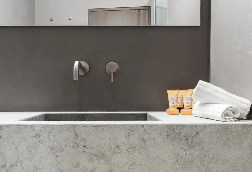سوییت سوپریور, Elysium Suites Collection