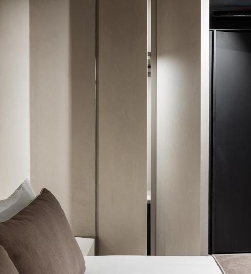 سوییت سوپریور, Elysium Suites Collection