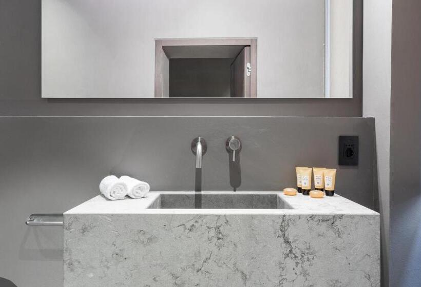 سوییت سوپریور, Elysium Suites Collection