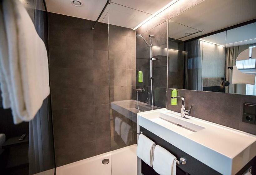 استودیوی استاندارد, Arte Hotel Salzburg