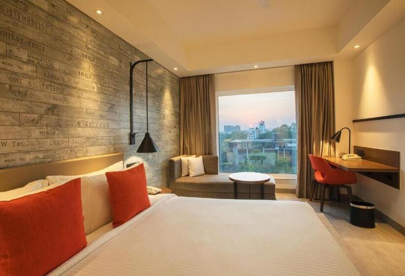 行政房间, Lemon Tree Premier City Center Pune