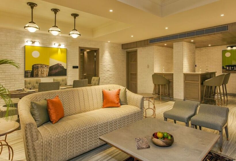 行政套房, Lemon Tree Premier City Center Pune