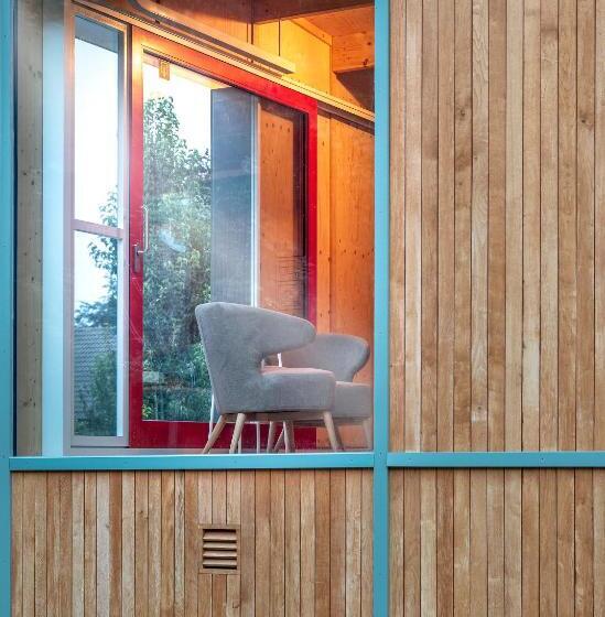 בונגלו משפחתי, B&b Baz